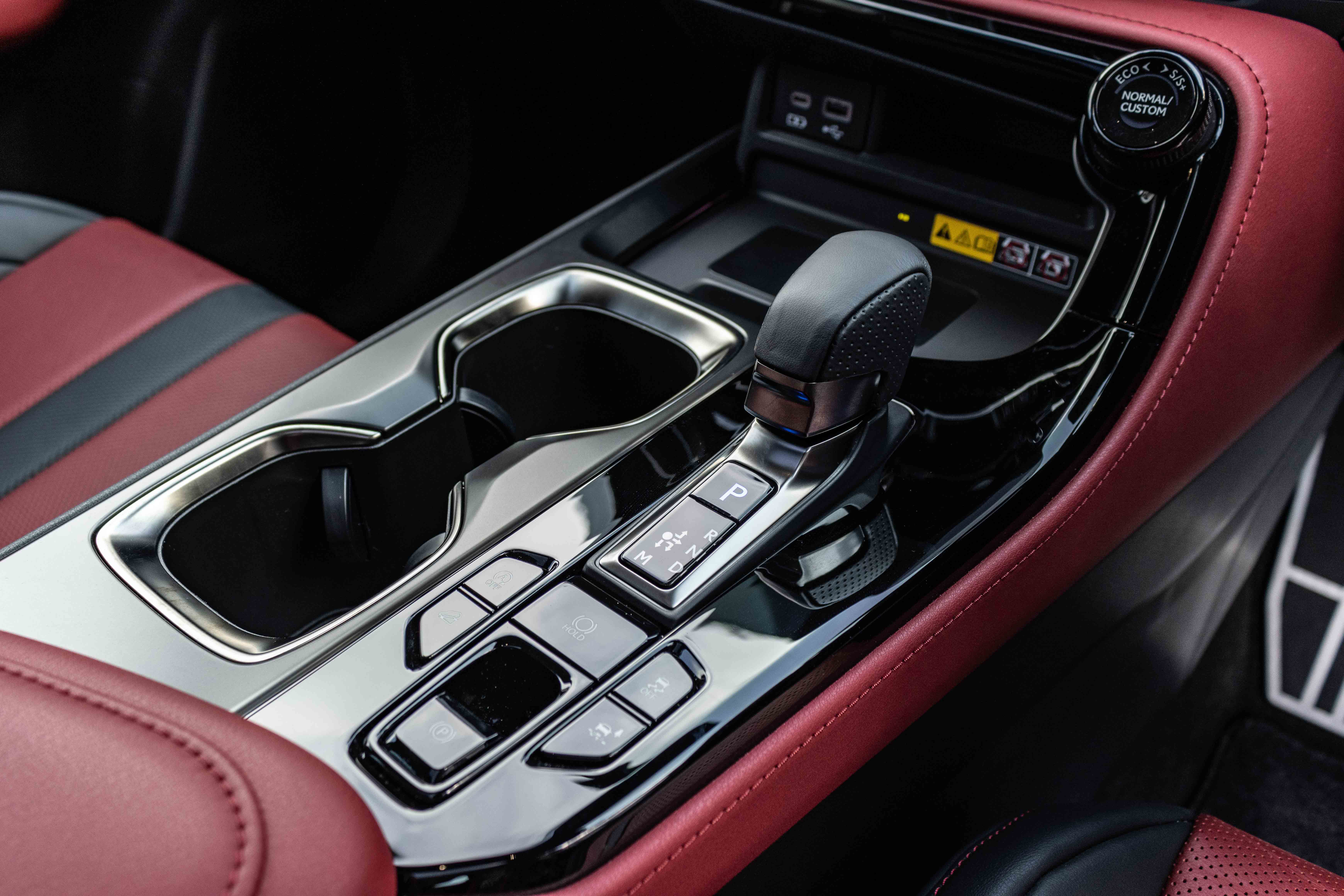 2022 Lexus NX 350 F Sport Singapore - Centre console