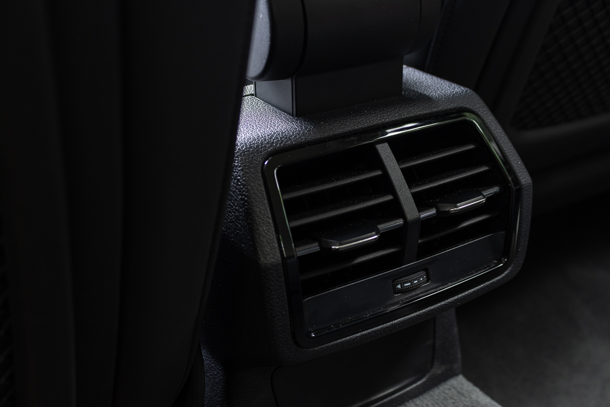 2022 Audi Q3 1.5 TFSI S tronic MHEV Singapore - Rear air-conditioning