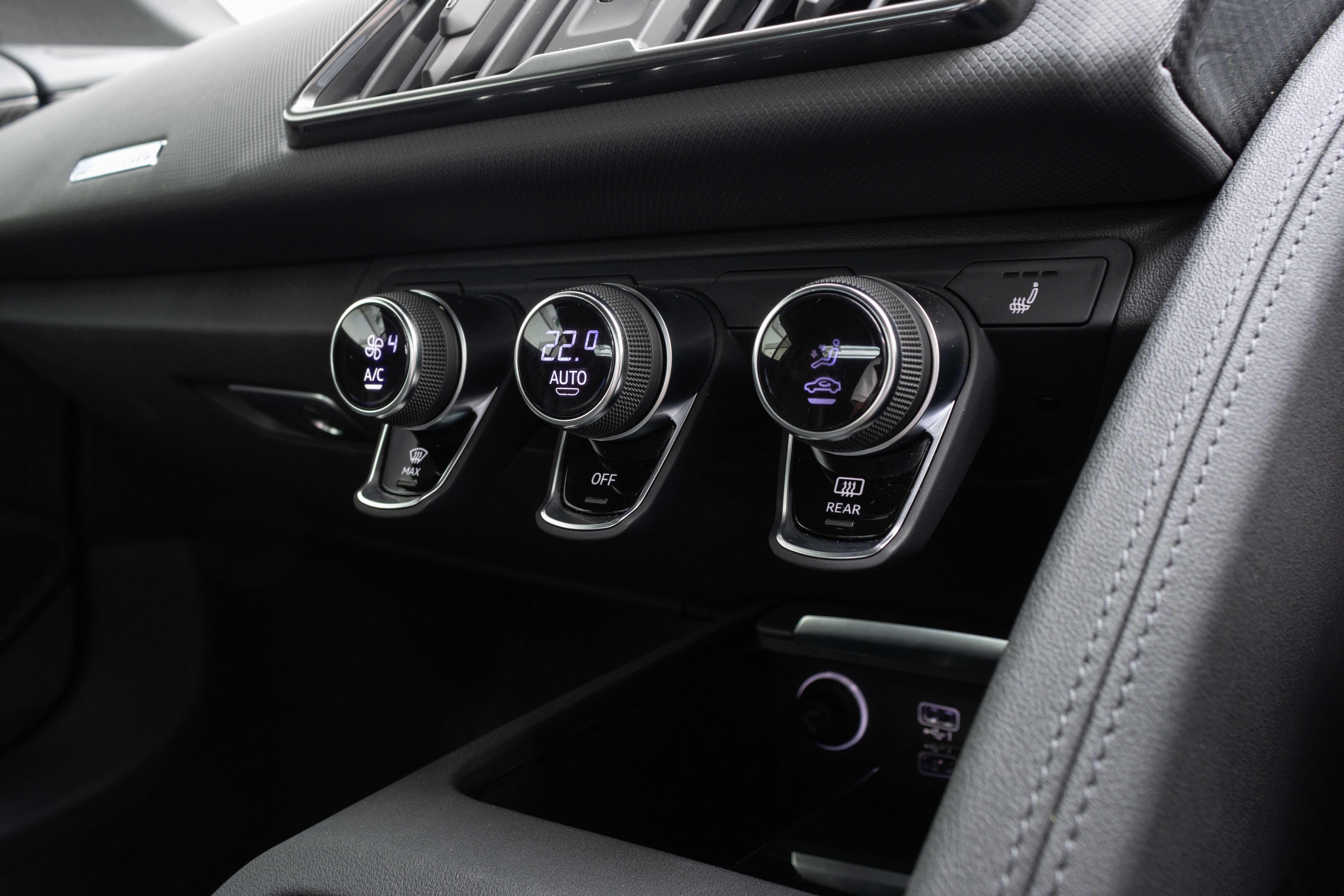 2022 Audi R8 RWD Performance Singapore - Air-conditioning controls