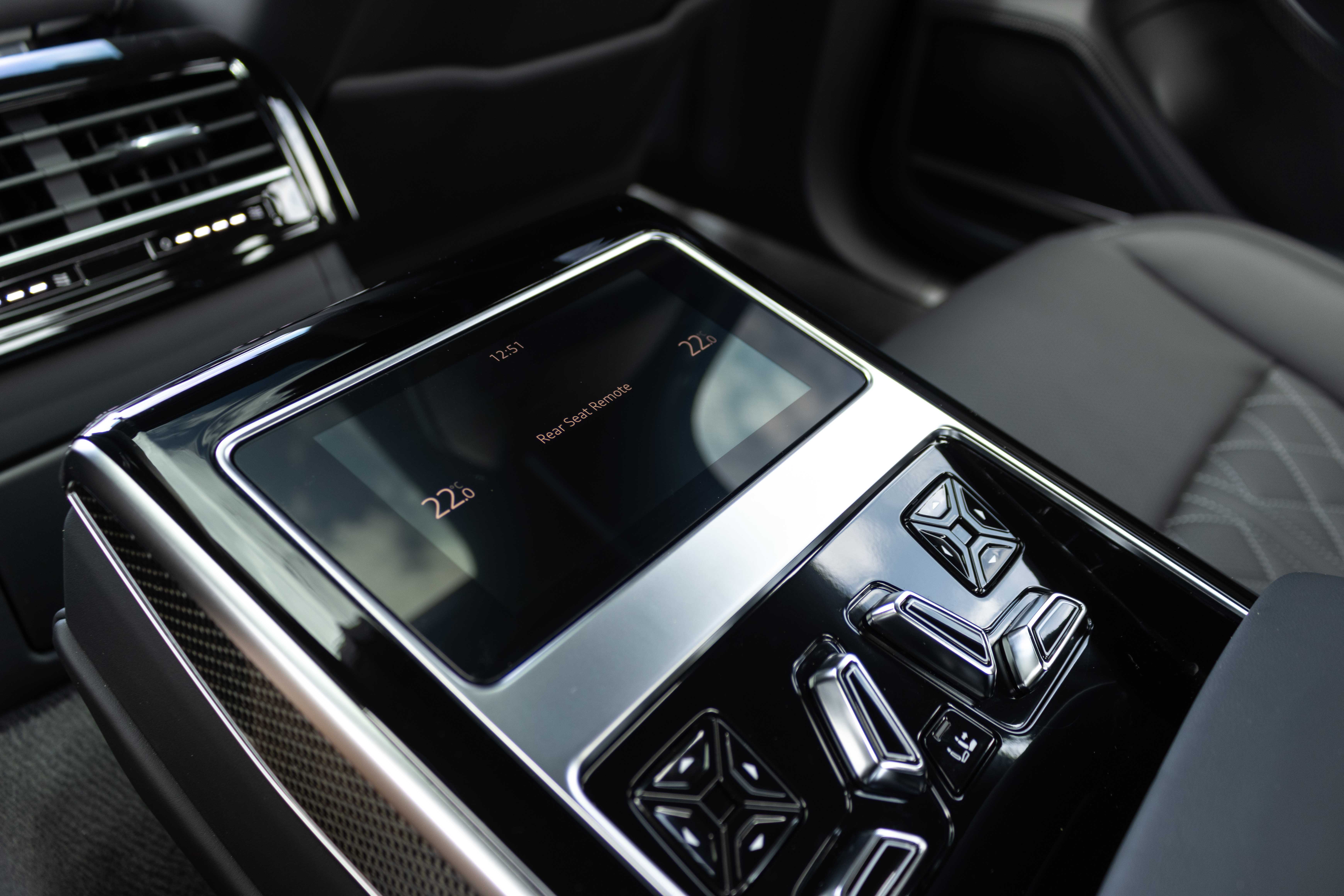 Audi S8 Singapore - Rear seat controls