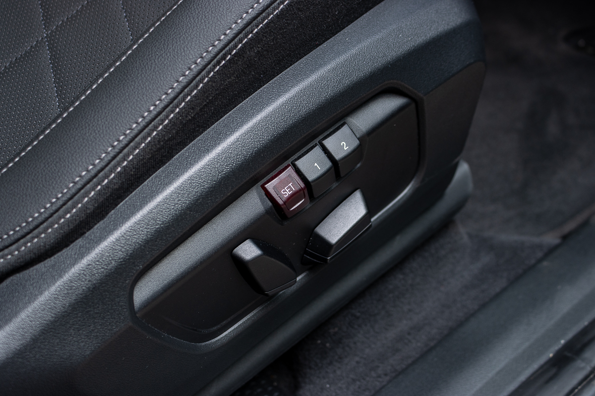 2023 BMW 216i Active Tourer Singapore - Driver's side power memory seat