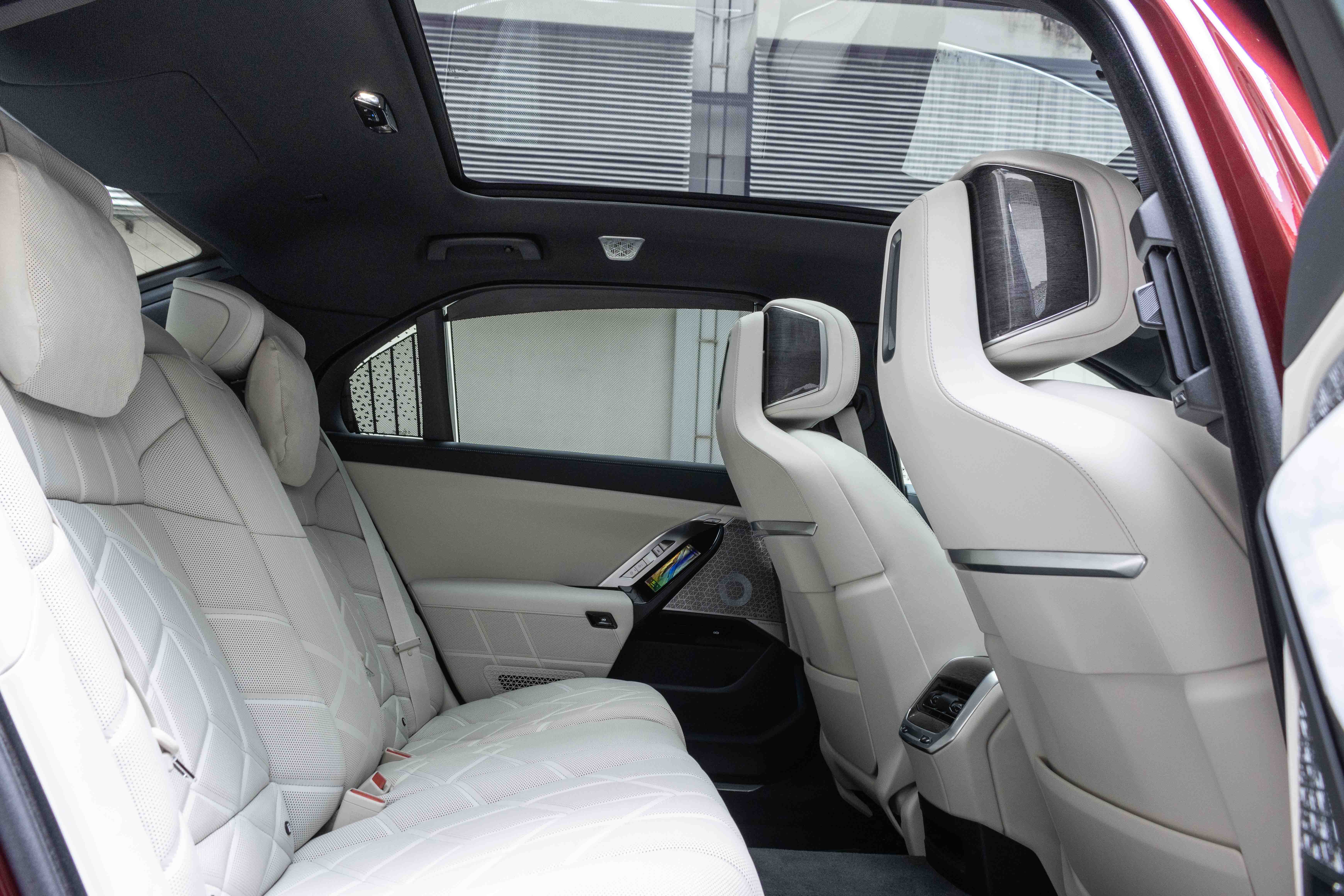2022 BMW i7 xDrive60 Pure Excellence Singapore - Rear seats