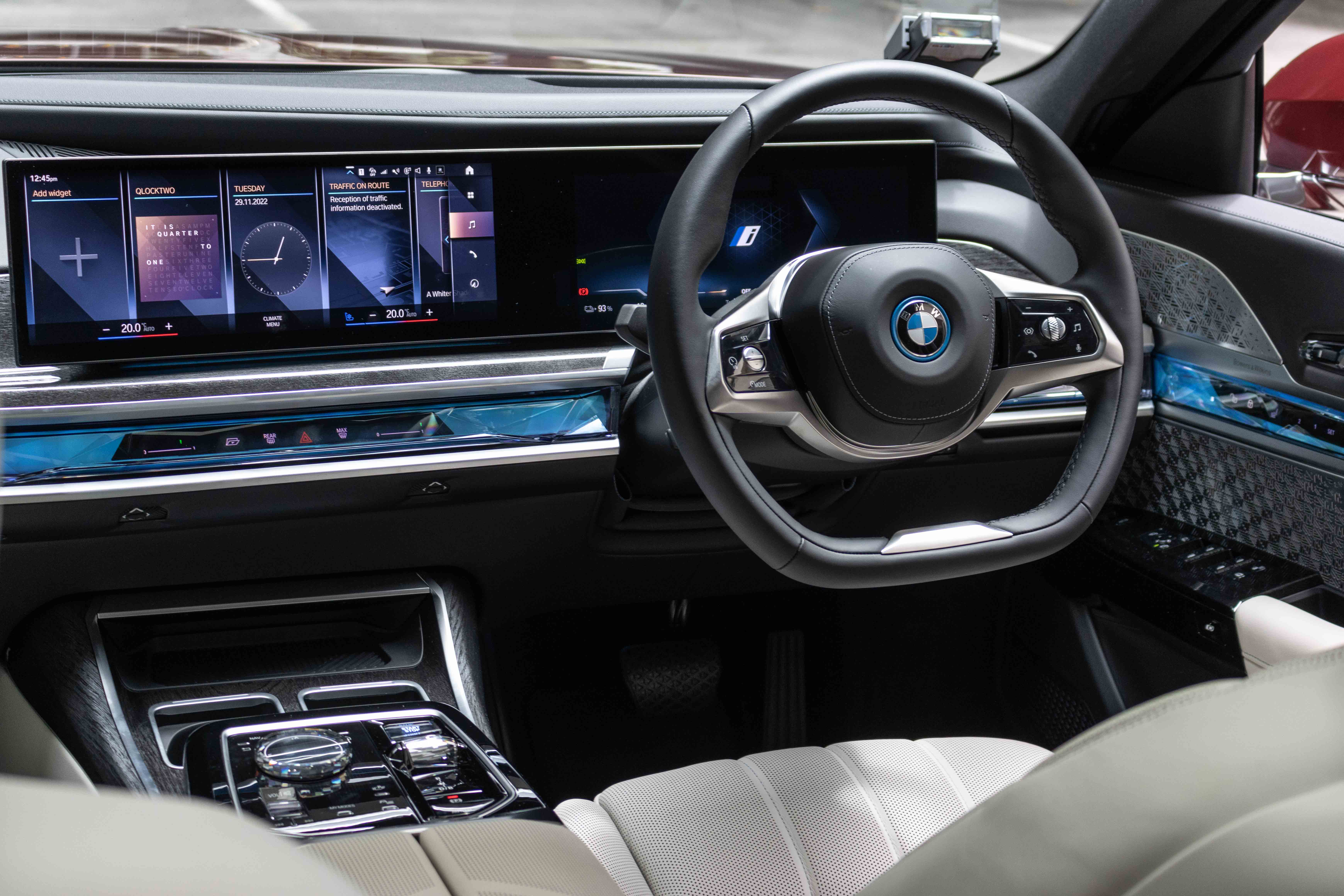2022 BMW i7 xDrive60 Pure Excellence Singapore - Dashboard