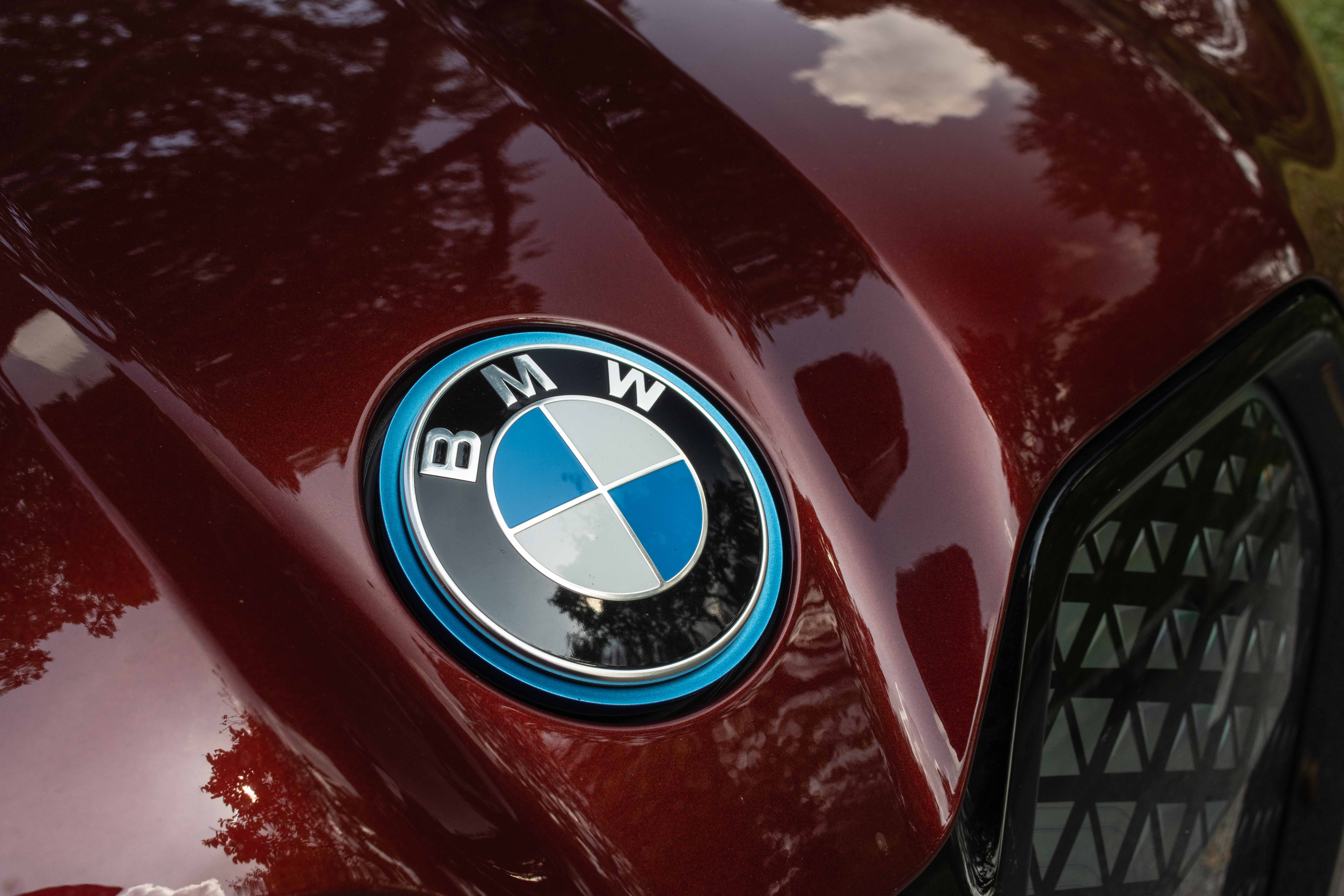 2022 BMW iX xDrive40i Sport Singapore - Hidden washer filler