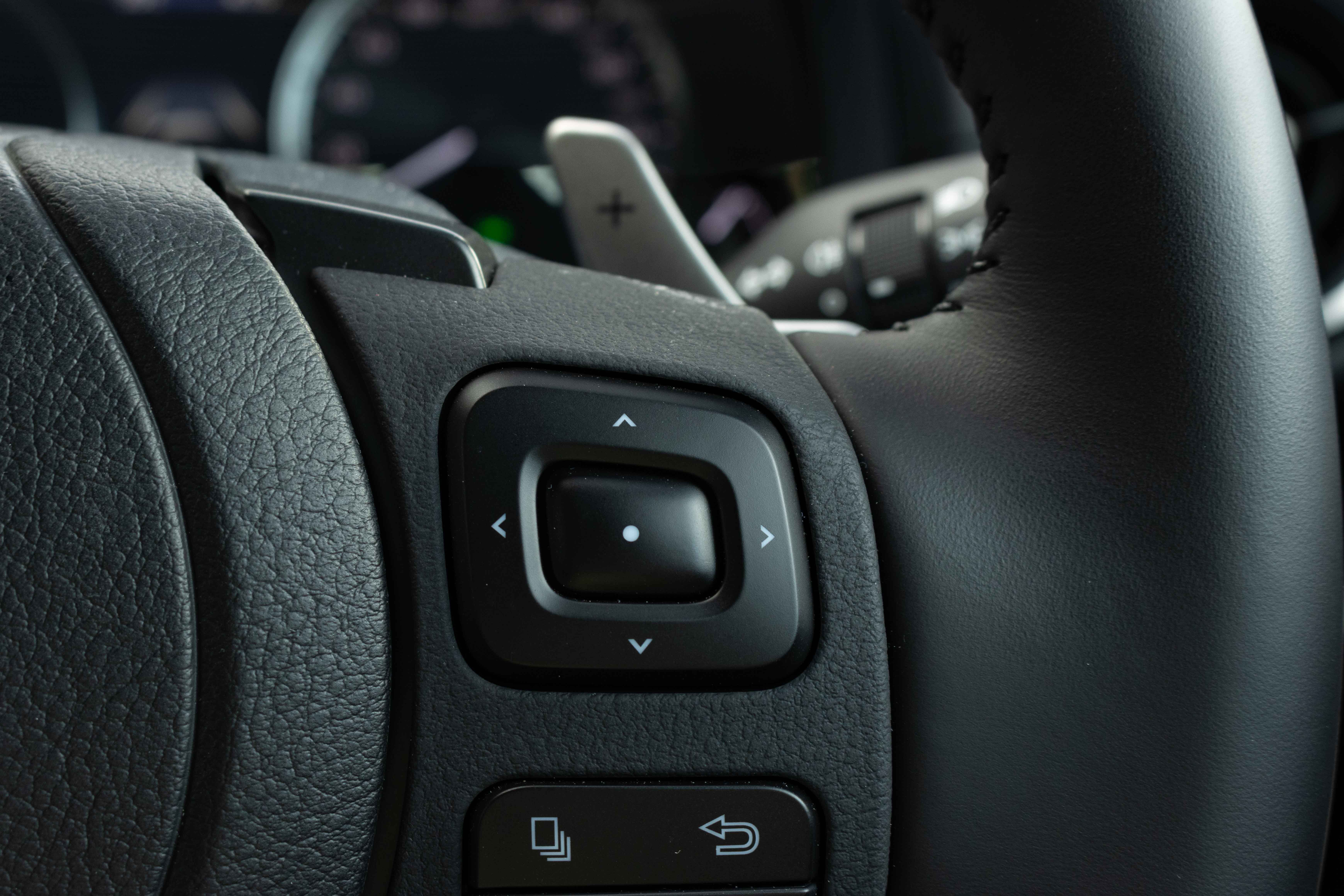 Lexus IS 300h Singapore - Steering wheel detail