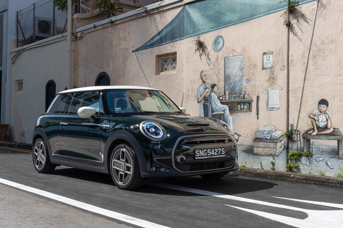2022 Mini Electric Resolute Edition Singapore - Front right