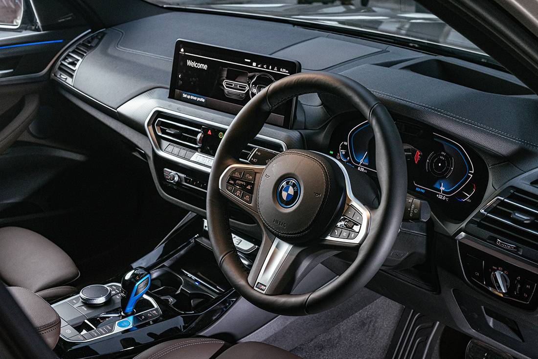 BMW iX3 LCI dashboard