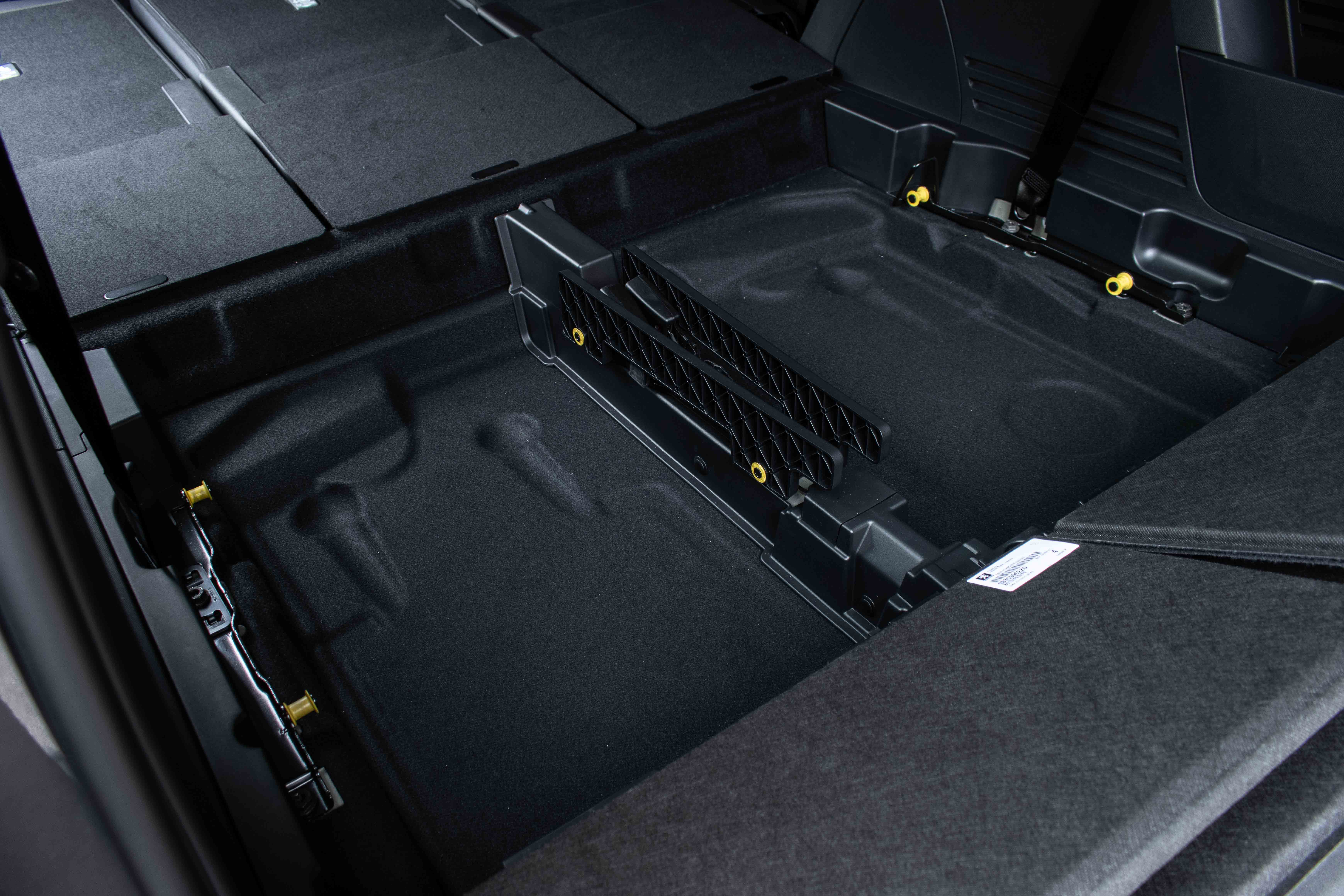 2021 Peugeot 5008 1.2 PureTech EAT8 7 Seater Active Premium Singapore - folded third row seats