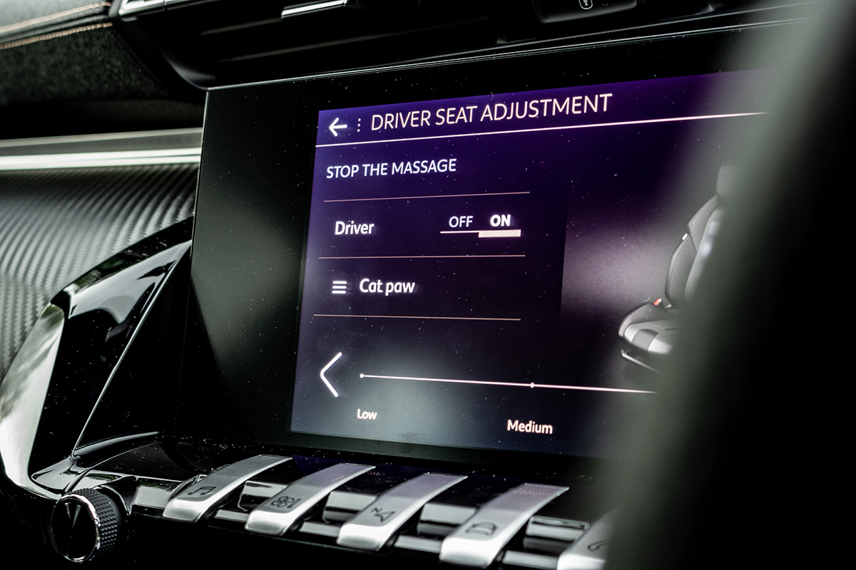 Peugeot 508 cars in Singapore only get an 8" screen, other markets receive a 10" unit