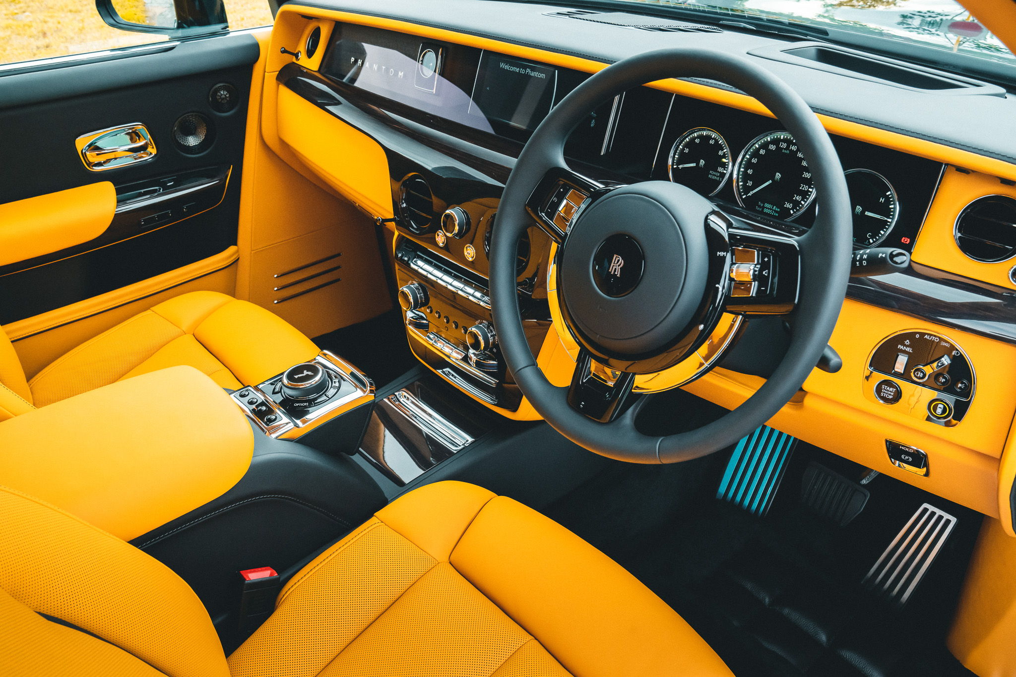 Rolls-Royce Phantom Series II suite
