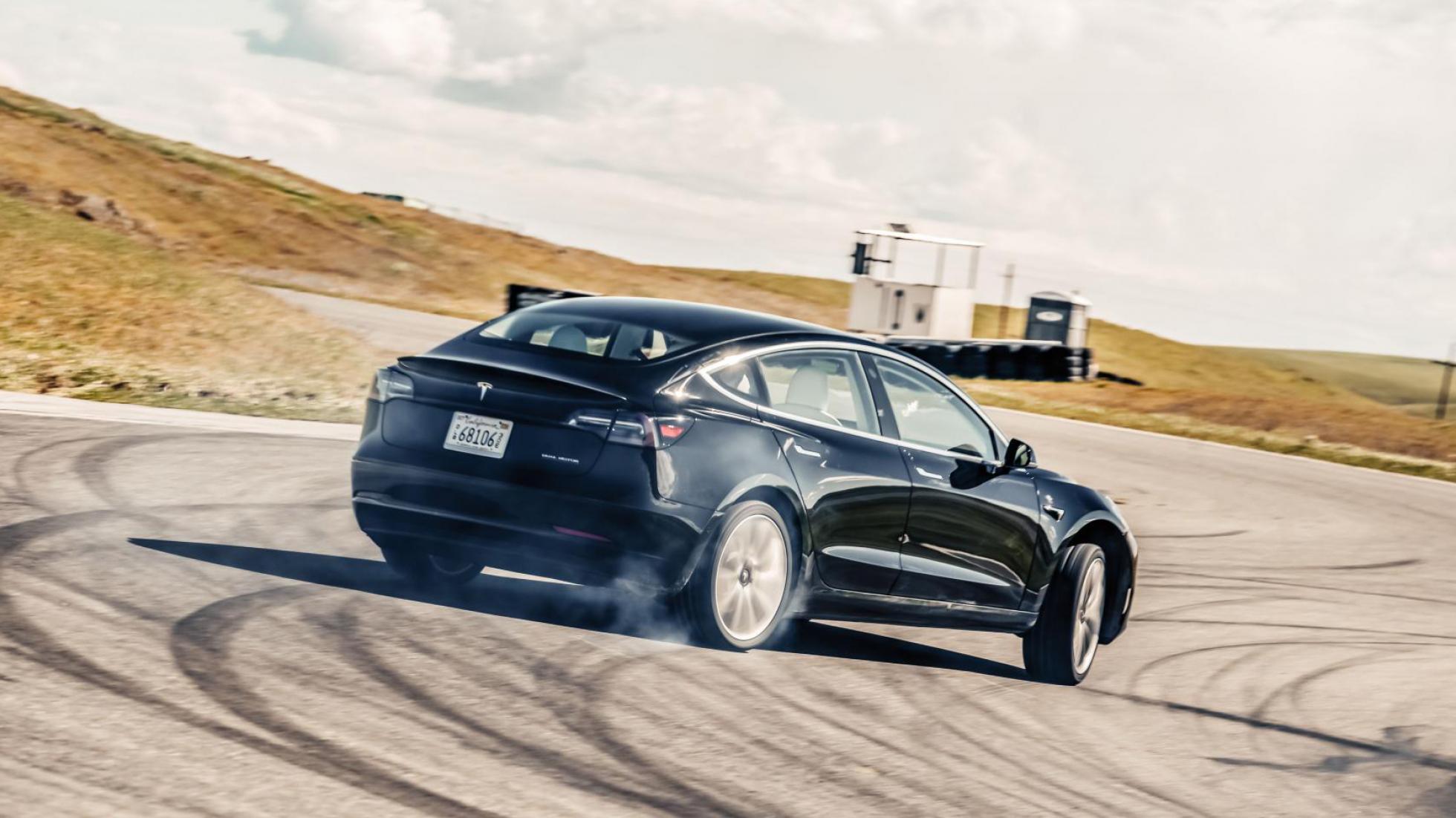 tesla is now offering a track pack for the model 3