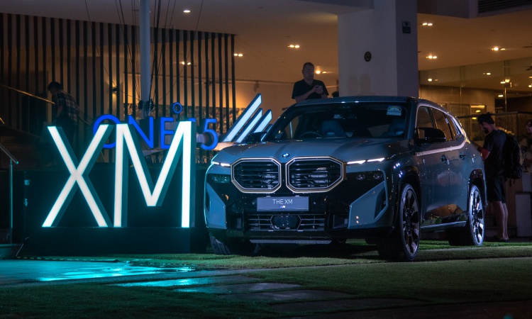 The million dollar BMW XM arrives in Singapore