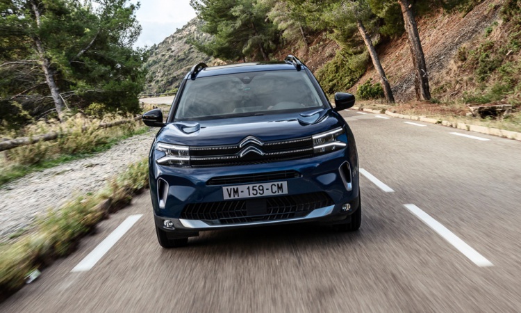 This is the new Citroën C5 Aircross… facelift