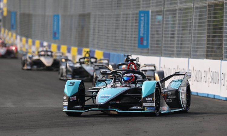 Jaguar TCS Racing takes the win in the Jakarta Formula E race