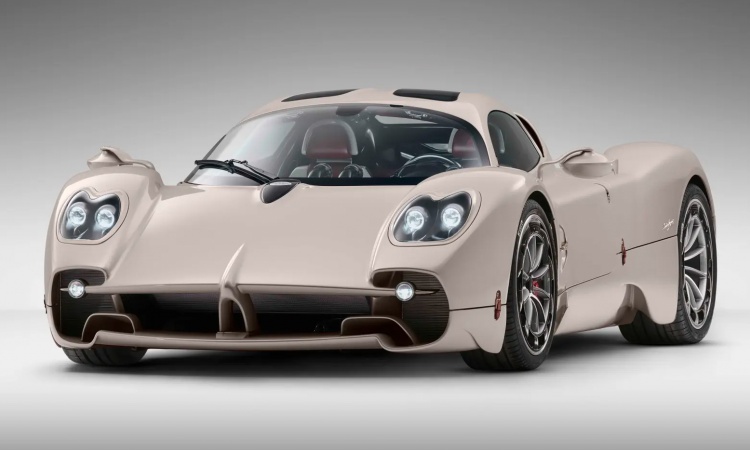 The brand new Pagani Utopia is a V12-engined throwback