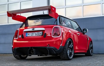 This Mini with a mighty rear wing is heading to the Nürburgring 24hrs